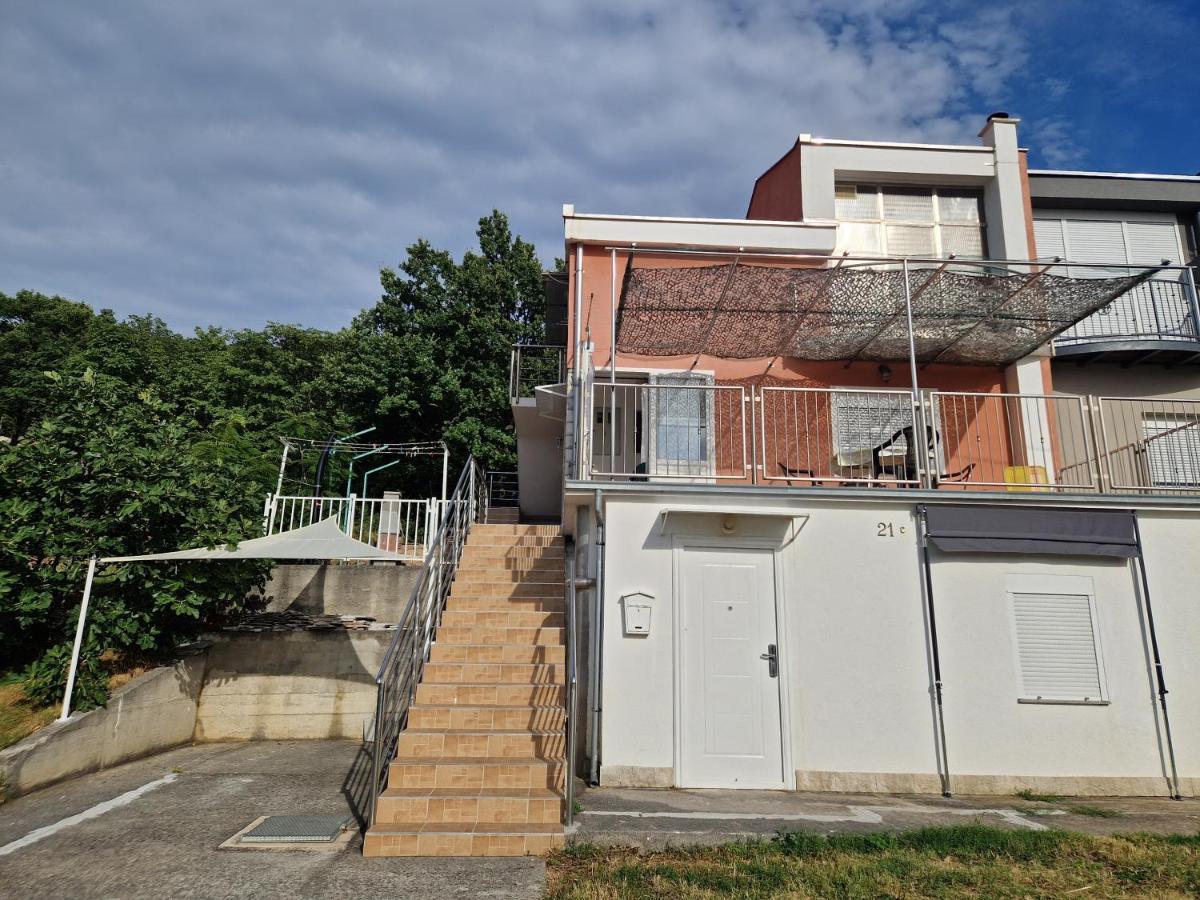 Apartmani Igercic Stinica Exteriör bild