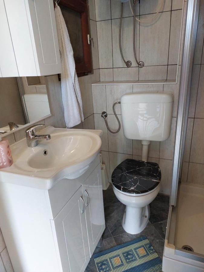 Apartmani Igercic Stinica Exteriör bild
